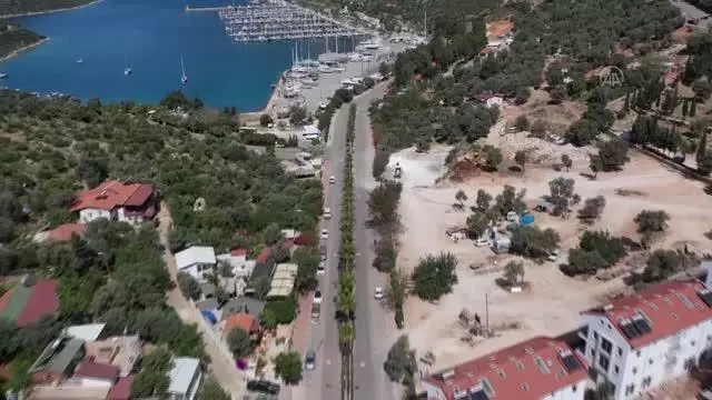 (DRONE) Kaş'ta tam kapanma sürecinin ilk gününde sessizlik hakim (DRONE) Kaş'ta tam kapanma sürecinin ilk gününde sessizlik hakim