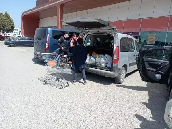 Tam kapanmanın ilk gününde markete aracıyla gidenlere ceza Tam kapanmanın ilk gününde markete aracıyla gidenlere ceza