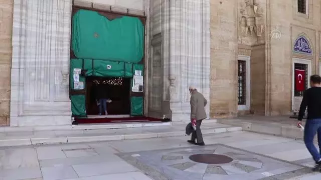 EDİRNE/KIRKLARELİ - Trakya'da vatandaşlar ikametlerine en yakın camide cuma namazlarını kıldı EDİRNE/KIRKLARELİ - Trakya'da vatandaşlar ikametlerine en yakın camide cuma namazlarını kıldı