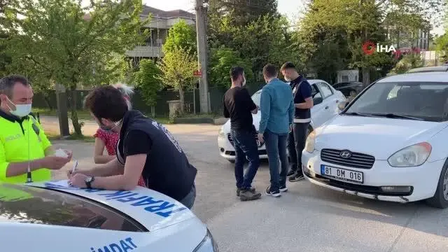 Ehliyetsiz sürücü kovalamaca sonrası yakalandı Ehliyetsiz sürücü kovalamaca sonrası yakalandı