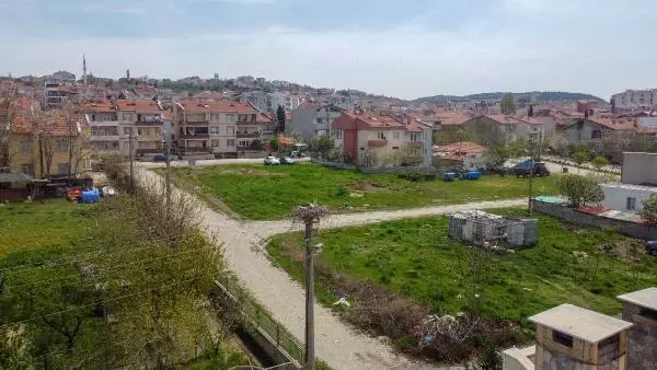 Elektrik direği, 7 yıldır leyleklerin yuvası Elektrik direği, 7 yıldır leyleklerin yuvası
