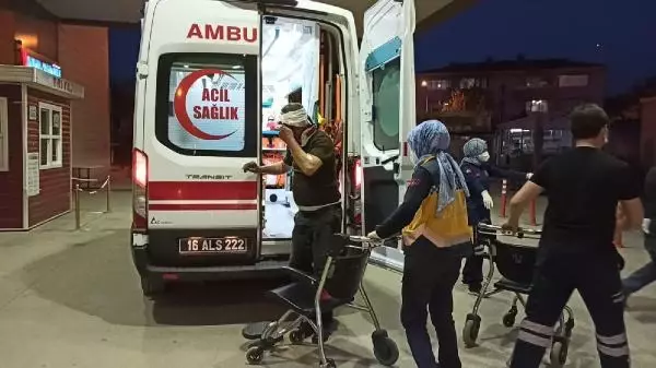 Elektrik direğine çarpan otomobilin sürücüsü 2.30 promil alkollü çıktı Elektrik direğine çarpan otomobilin sürücüsü 2.30 promil alkollü çıktı