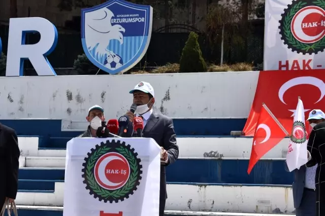 Hak-İş üyeleri, 1 Mayıs Emek ve Dayanışma Gününü kutladı Hak-İş üyeleri, 1 Mayıs Emek ve Dayanışma Gününü kutladı