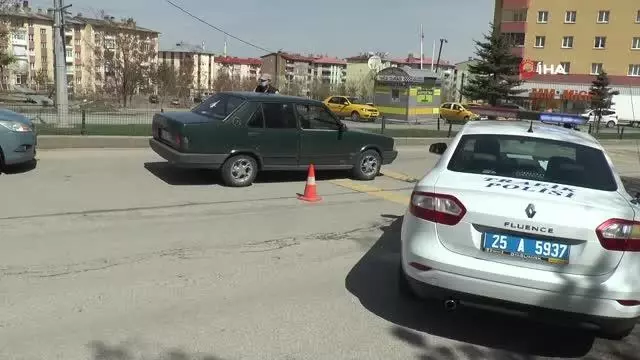 Erzurum'da şehir girişlerinde polis denetimleri sürüyor Erzurum'da şehir girişlerinde polis denetimleri sürüyor