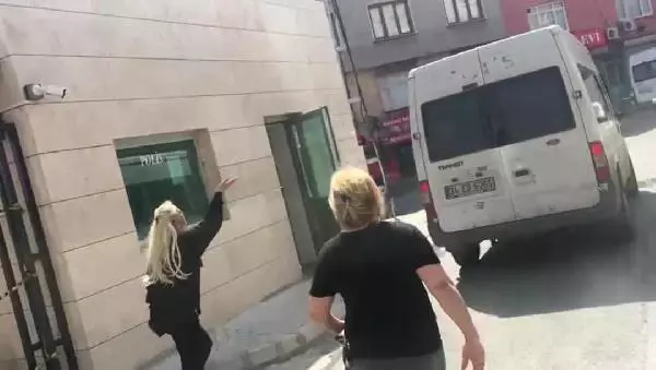 ESENLER'DE KUYUMCUDAN ALTIN DOLU ÇANTA ÇALAN HIRSIZ YAKALANDI ESENLER'DE KUYUMCUDAN ALTIN DOLU ÇANTA ÇALAN HIRSIZ YAKALANDI