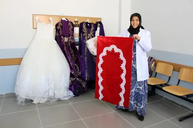 Eski gelinlik ve perdeleri topladı 'şahane dönüşüme' imza attı Eski gelinlik ve perdeleri topladı 'şahane dönüşüme' imza attı