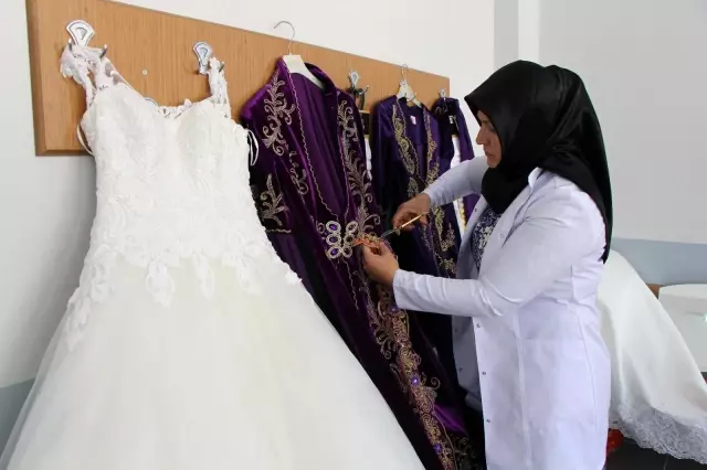 Eski gelinlik ve perdeleri topladı 'şahane dönüşüme' imza attı Eski gelinlik ve perdeleri topladı 'şahane dönüşüme' imza attı