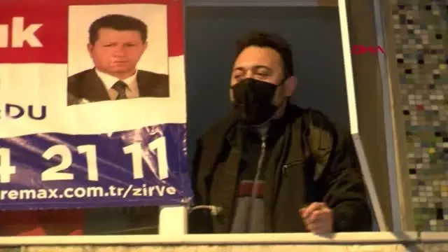Fatih'te bina içerisinde yangın çıktı, anne ve oğlu yardım istedi Fatih'te bina içerisinde yangın çıktı, anne ve oğlu yardım istedi