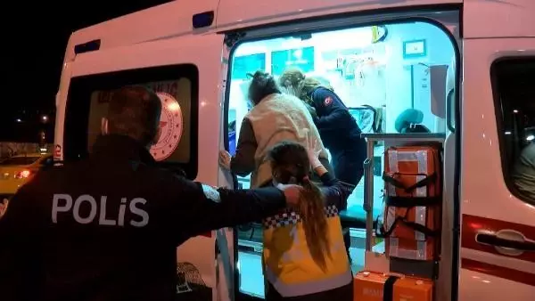 Fatih'te bina içerisinde yangın çıktı, anne ve oğlu yardım istedi Fatih'te bina içerisinde yangın çıktı, anne ve oğlu yardım istedi