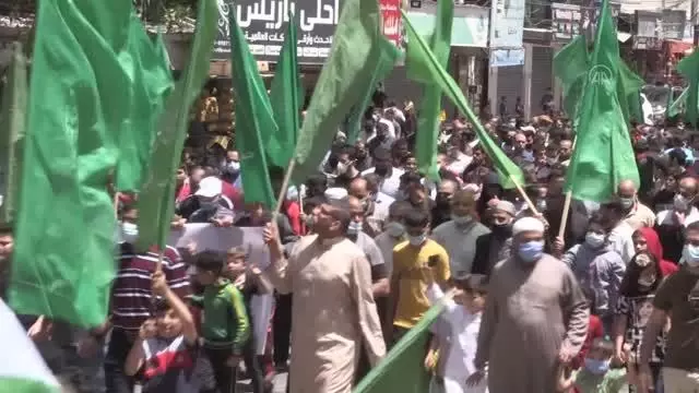 Filistin seçimlerinin ertelenmesi kararı protesto edildi Filistin seçimlerinin ertelenmesi kararı protesto edildi