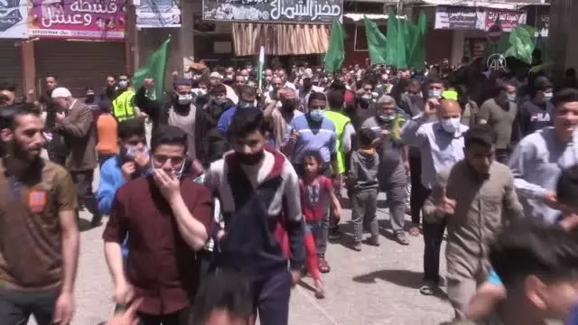 Filistin seçimlerinin ertelenmesi kararı protesto edildi Filistin seçimlerinin ertelenmesi kararı protesto edildi