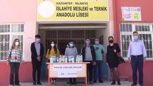 GAZİANTEP - Meslek lisesi öğrencilerinden ihtiyaç sahibi aileler ve esnafa temizlik malzemesi desteği GAZİANTEP - Meslek lisesi öğrencilerinden ihtiyaç sahibi aileler ve esnafa temizlik malzemesi desteği