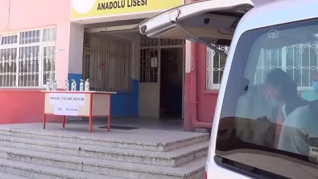 GAZİANTEP - Meslek lisesi öğrencilerinden ihtiyaç sahibi aileler ve esnafa temizlik malzemesi desteği GAZİANTEP - Meslek lisesi öğrencilerinden ihtiyaç sahibi aileler ve esnafa temizlik malzemesi desteği