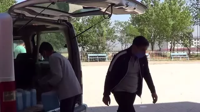 GAZİANTEP - Meslek lisesi öğrencilerinden ihtiyaç sahibi aileler ve esnafa temizlik malzemesi desteği GAZİANTEP - Meslek lisesi öğrencilerinden ihtiyaç sahibi aileler ve esnafa temizlik malzemesi desteği