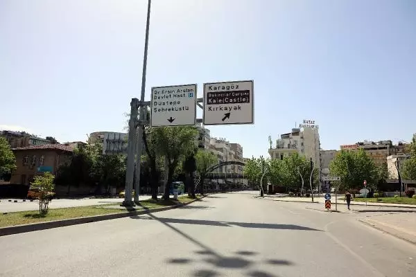 GAZİANTEP'TE CADDE VE MEYDANLAR BOŞ KALDI GAZİANTEP'TE CADDE VE MEYDANLAR BOŞ KALDI