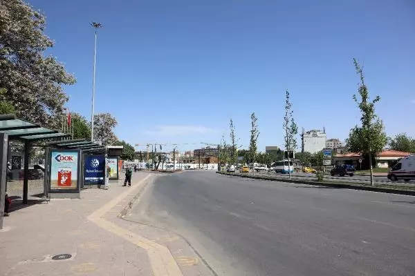 GAZİANTEP'TE CADDE VE MEYDANLAR BOŞ KALDI GAZİANTEP'TE CADDE VE MEYDANLAR BOŞ KALDI