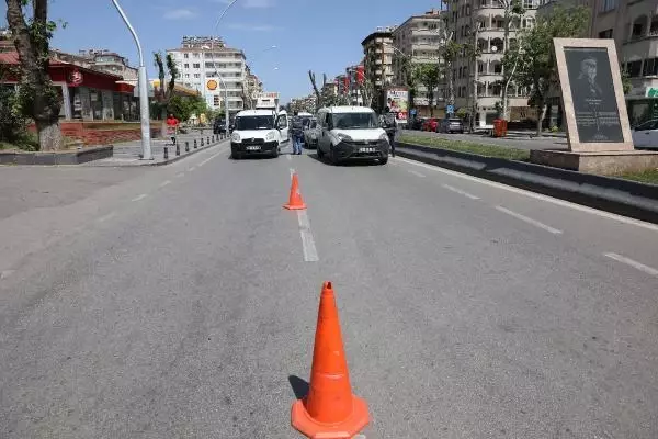GAZİANTEP'TE CADDE VE MEYDANLAR BOŞ KALDI GAZİANTEP'TE CADDE VE MEYDANLAR BOŞ KALDI