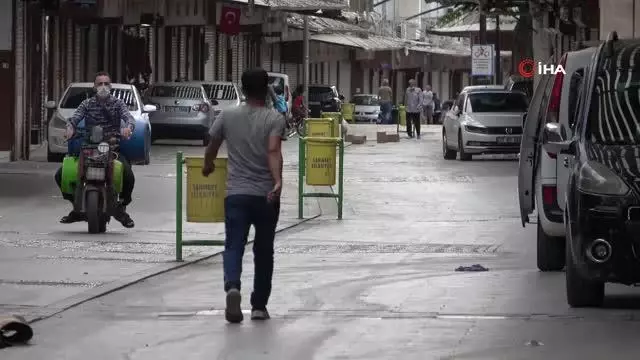 Gaziantep'te tam kapanmaya kısmen uyuldu Gaziantep'te tam kapanmaya kısmen uyuldu