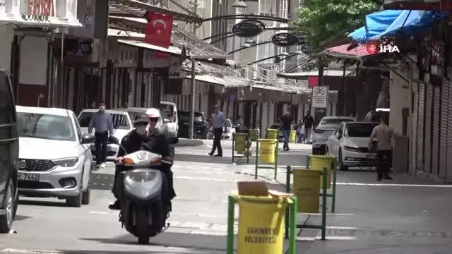 Gaziantep'te tam kapanmaya kısmen uyuldu Gaziantep'te tam kapanmaya kısmen uyuldu