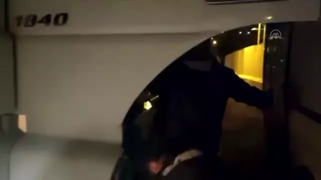 GAZİANTEP - Tırda 4 milyon bandrolsüz makaron ele geçirildi GAZİANTEP - Tırda 4 milyon bandrolsüz makaron ele geçirildi