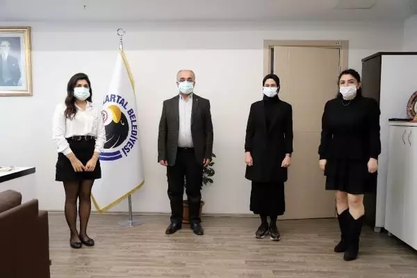 Genç girişimcilerin 'Biriktir' uygulaması Kartal Belediyesi'nin desteğiyle hayata geçti Genç girişimcilerin 'Biriktir' uygulaması Kartal Belediyesi'nin desteğiyle hayata geçti