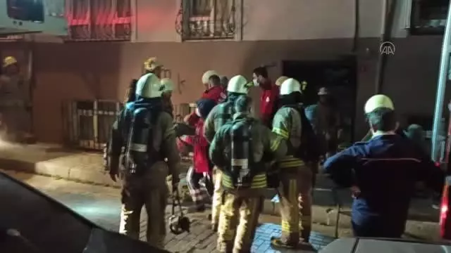 Son dakika! Güngören'de elektrik saatlerinde çıkan yangında bir kadın dumandan etkilendi Son dakika! Güngören'de elektrik saatlerinde çıkan yangında bir kadın dumandan etkilendi