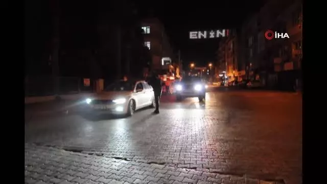 Hatay'da tam kapanmanın ilk saatlerinde 68 bin 380 TL cezai işlem uygulandı Hatay'da tam kapanmanın ilk saatlerinde 68 bin 380 TL cezai işlem uygulandı