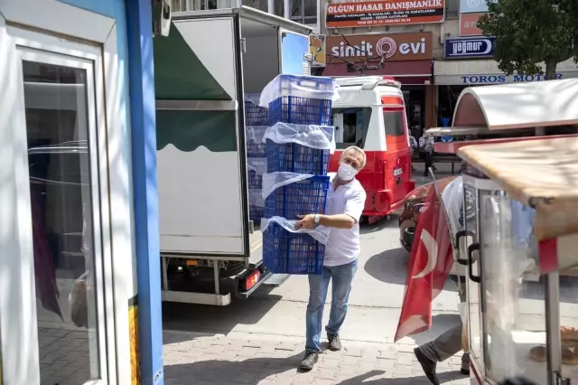 Hayırsever, 5 bin ekmeğin parasını ödedi, vatandaş ekmeği ücretsiz aldı Hayırsever, 5 bin ekmeğin parasını ödedi, vatandaş ekmeği ücretsiz aldı
