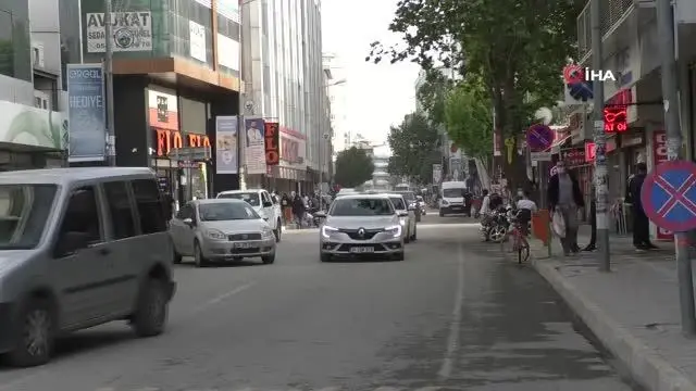 Iğdır'da vaka sayılarının düşmesi vatandaşları sevindirdi Iğdır'da vaka sayılarının düşmesi vatandaşları sevindirdi