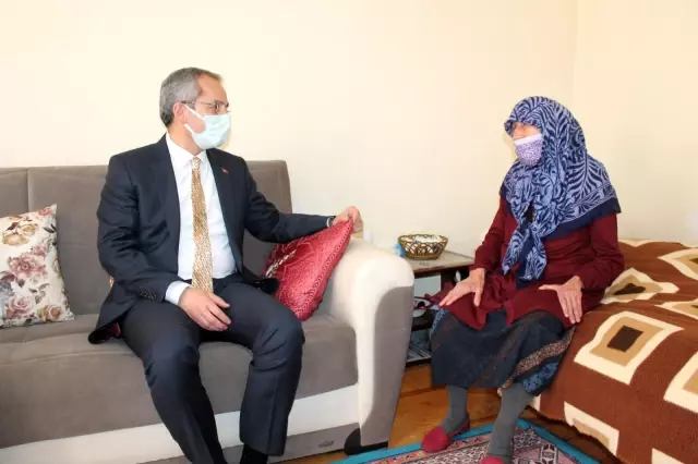 - İhtiyaç sahibi yaşlılara ve engellilere evde bakım hizmeti veriliyor - İhtiyaç sahibi yaşlılara ve engellilere evde bakım hizmeti veriliyor