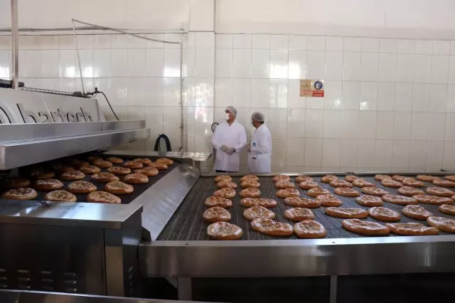 İhtiyaç sahiplerine sınırsız ekmek İhtiyaç sahiplerine sınırsız ekmek