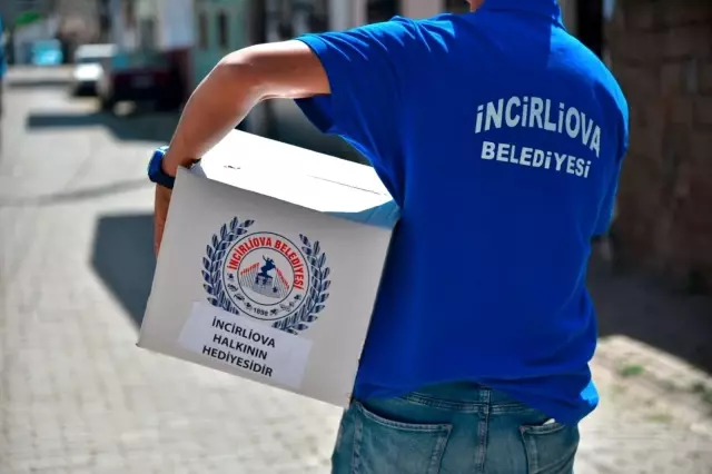 İncirliova Belediyesi'nden ihtiyaç sahibi ailelere yardım kolisi