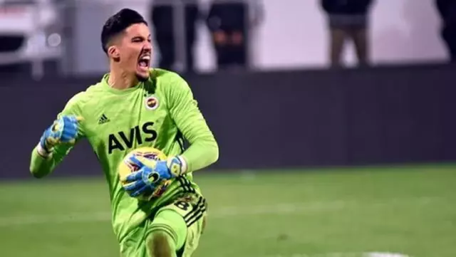 İngiliz devi Tottenham, Altay'ı satmak istemeyen Fenerbahçe'ye 25 milyon euroluk teklifle geliyor İngiliz devi Tottenham, Altay'ı satmak istemeyen Fenerbahçe'ye 25 milyon euroluk teklifle geliyor