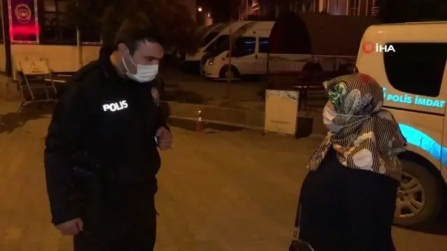 İstanbul'dan Amasya'ya yolculuk eden yaşlı kadını evine polisler bıraktı İstanbul'dan Amasya'ya yolculuk eden yaşlı kadını evine polisler bıraktı