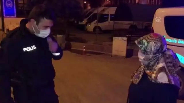 İstanbul'dan gelen ancak köyüne gidemeyen kadını evine polis götürdü İstanbul'dan gelen ancak köyüne gidemeyen kadını evine polis götürdü