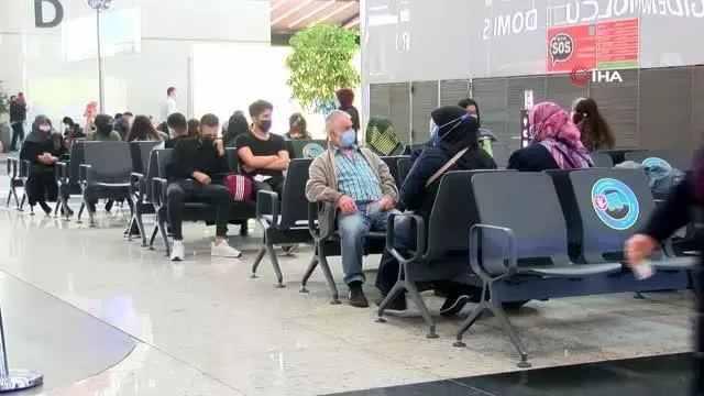 İstanbul Havalimanı'nda tam kapanma yoğunluğu İstanbul Havalimanı'nda tam kapanma yoğunluğu