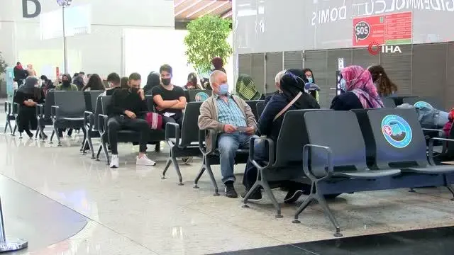 İstanbul Havalimanı'nda tam kapanma yoğunluğu İstanbul Havalimanı'nda tam kapanma yoğunluğu