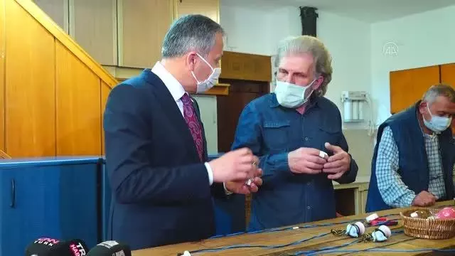 İstanbul Valisi Ali Yerlikaya mahya atölyesini ziyaret etti İstanbul Valisi Ali Yerlikaya mahya atölyesini ziyaret etti