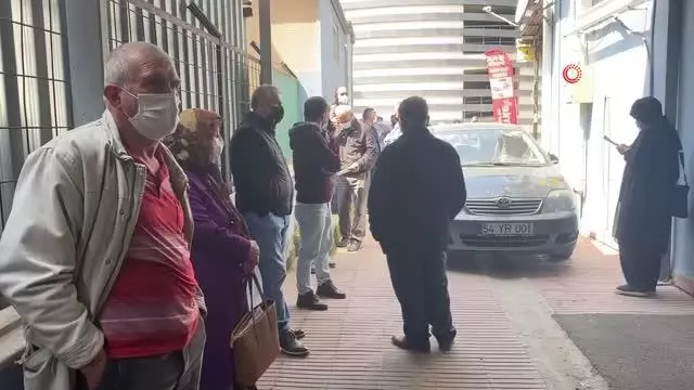 İzin belgesi için ziraat odalarına akın ettiler İzin belgesi için ziraat odalarına akın ettiler