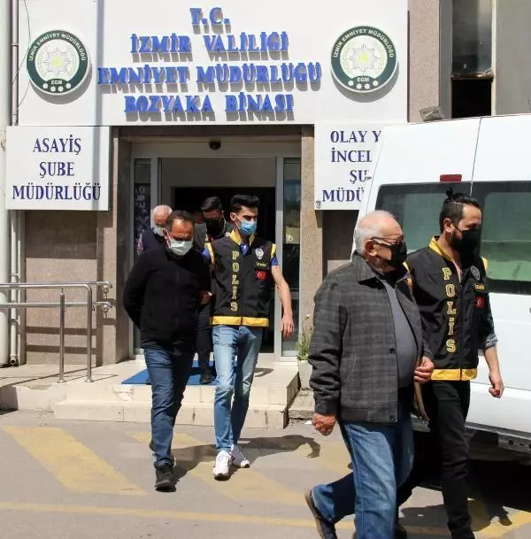İzmir depreminde yıkılan yapılarla ilgili 6 şüpheli daha adliyede İzmir depreminde yıkılan yapılarla ilgili 6 şüpheli daha adliyede