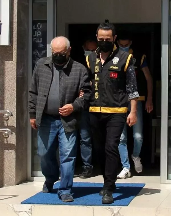 İzmir depreminde yıkılan yapılarla ilgili 6 şüpheli daha adliyede İzmir depreminde yıkılan yapılarla ilgili 6 şüpheli daha adliyede