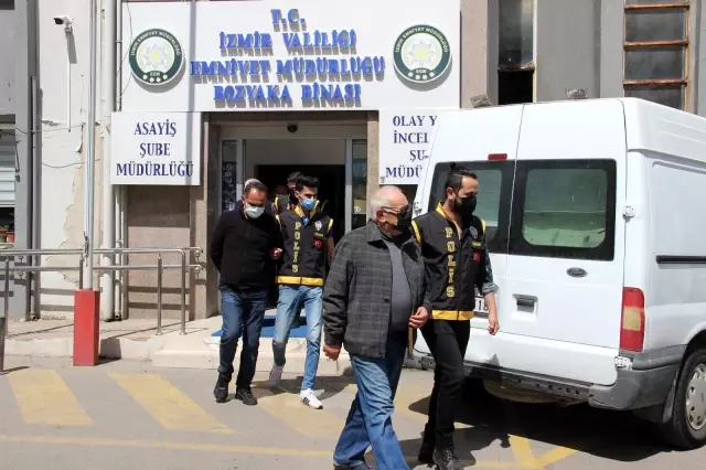 İzmir'de depremle ilgili gözaltına alınan 6 şüpheli daha adliyede İzmir'de depremle ilgili gözaltına alınan 6 şüpheli daha adliyede