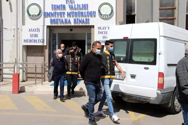 İzmir'de depremle ilgili gözaltına alınan 6 şüpheli daha adliyede İzmir'de depremle ilgili gözaltına alınan 6 şüpheli daha adliyede