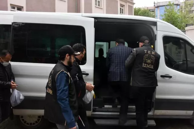 İzmir ve İstanbul merkezli FETÖ operasyonunda 127 tutuklama