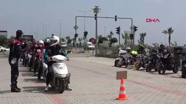 Jandarmadan motokuryelere güvenli sürüş eğitimi Jandarmadan motokuryelere güvenli sürüş eğitimi