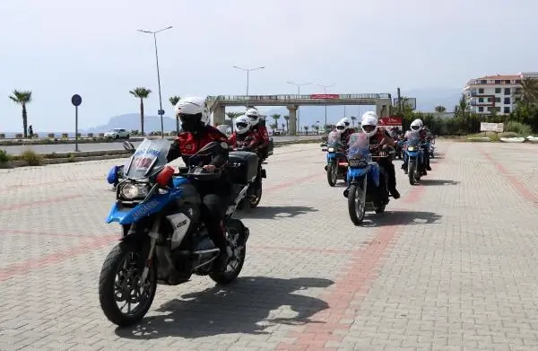 Jandarmadan motokuryelere güvenli sürüş eğitimi Jandarmadan motokuryelere güvenli sürüş eğitimi