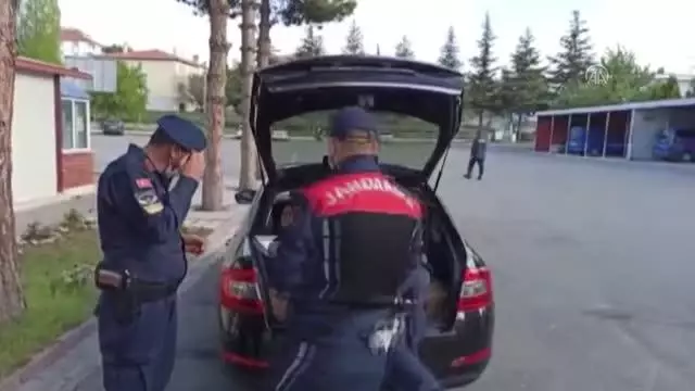 Son Dakika | Jandarmanın trafik denetiminde seri numaraları bulunmayan 47 av tüfeği ele geçirildi Son Dakika | Jandarmanın trafik denetiminde seri numaraları bulunmayan 47 av tüfeği ele geçirildi