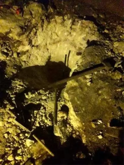 Kaçak kazı yaparken yakalandılar Kaçak kazı yaparken yakalandılar