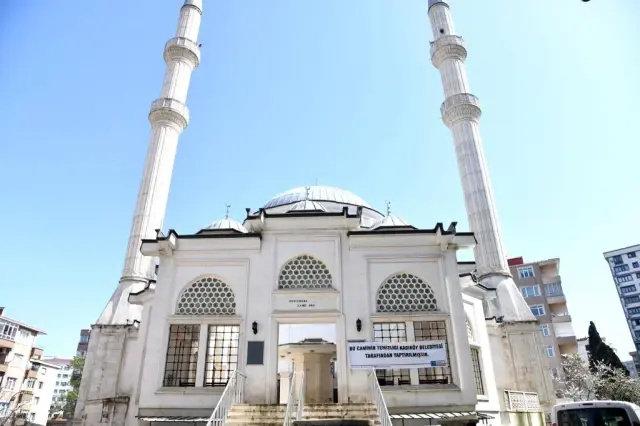 Kadıköy'de camilerde Ramazan ayı temizliği Kadıköy'de camilerde Ramazan ayı temizliği