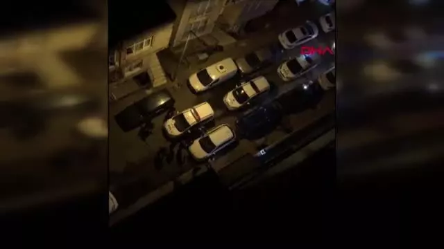 KAĞITHANE'DE SOKAĞA ÇIKMA KISITLAMASINI İHLAL EDENLER BEKÇİLERE SALDIRDI KAĞITHANE'DE SOKAĞA ÇIKMA KISITLAMASINI İHLAL EDENLER BEKÇİLERE SALDIRDI